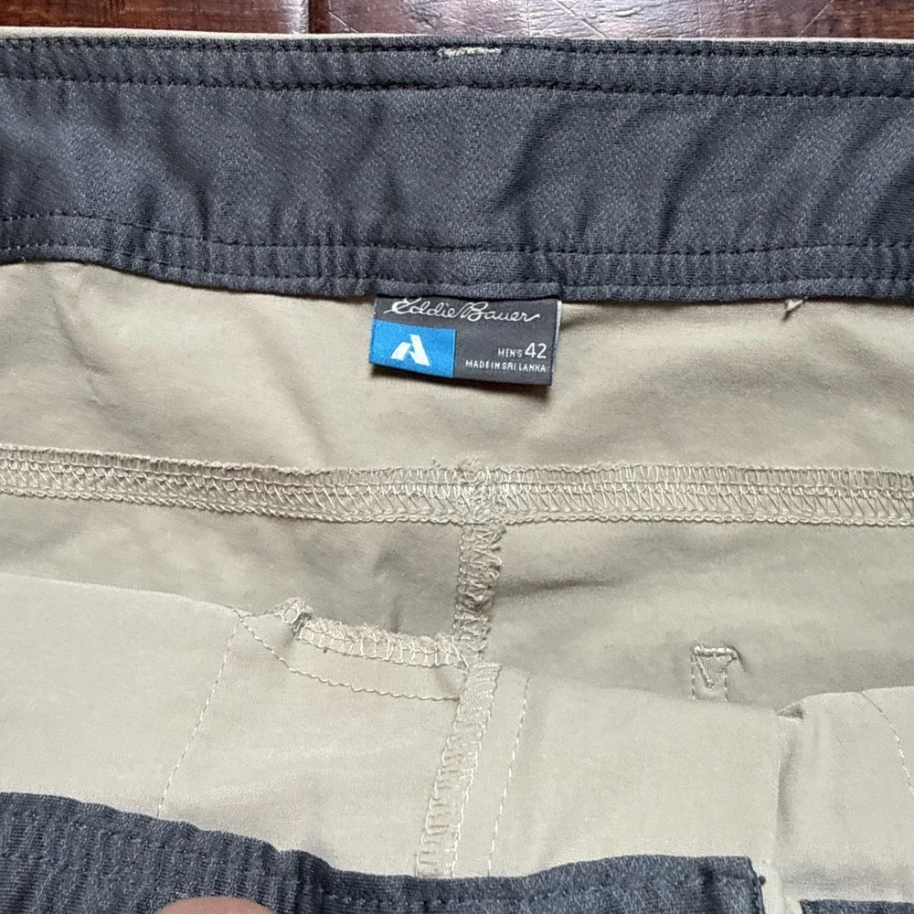 Eddie Bauer Short Mens 42 First Ascent Guide Pro Hiking Stretch Zip Cargo Beige